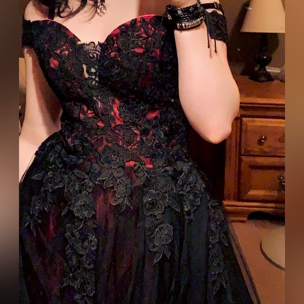 Black and Red Lace Prom/Wedding Dress